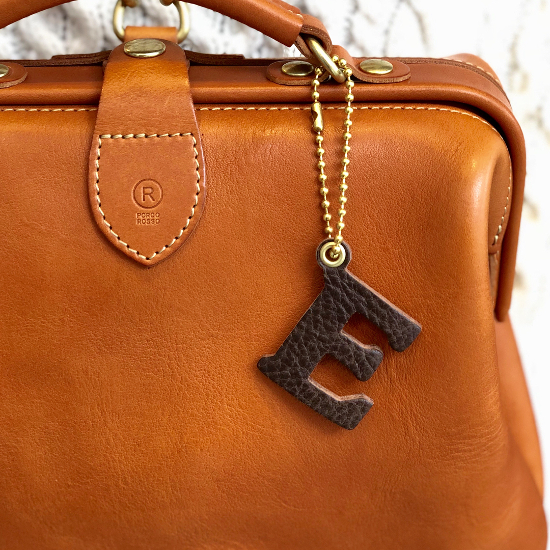 本革のチャーム