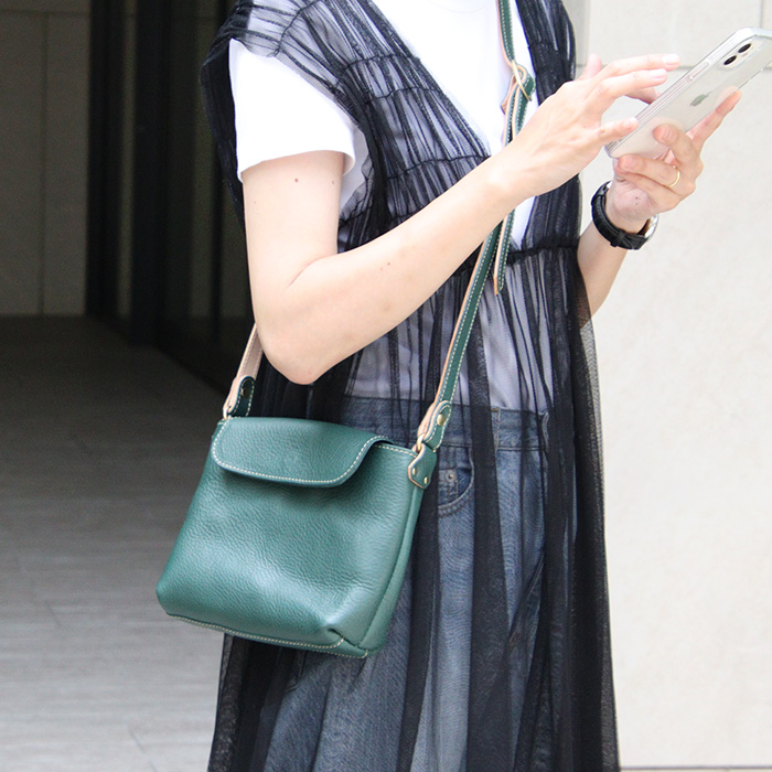 フラップスクエアショルダーバッグS