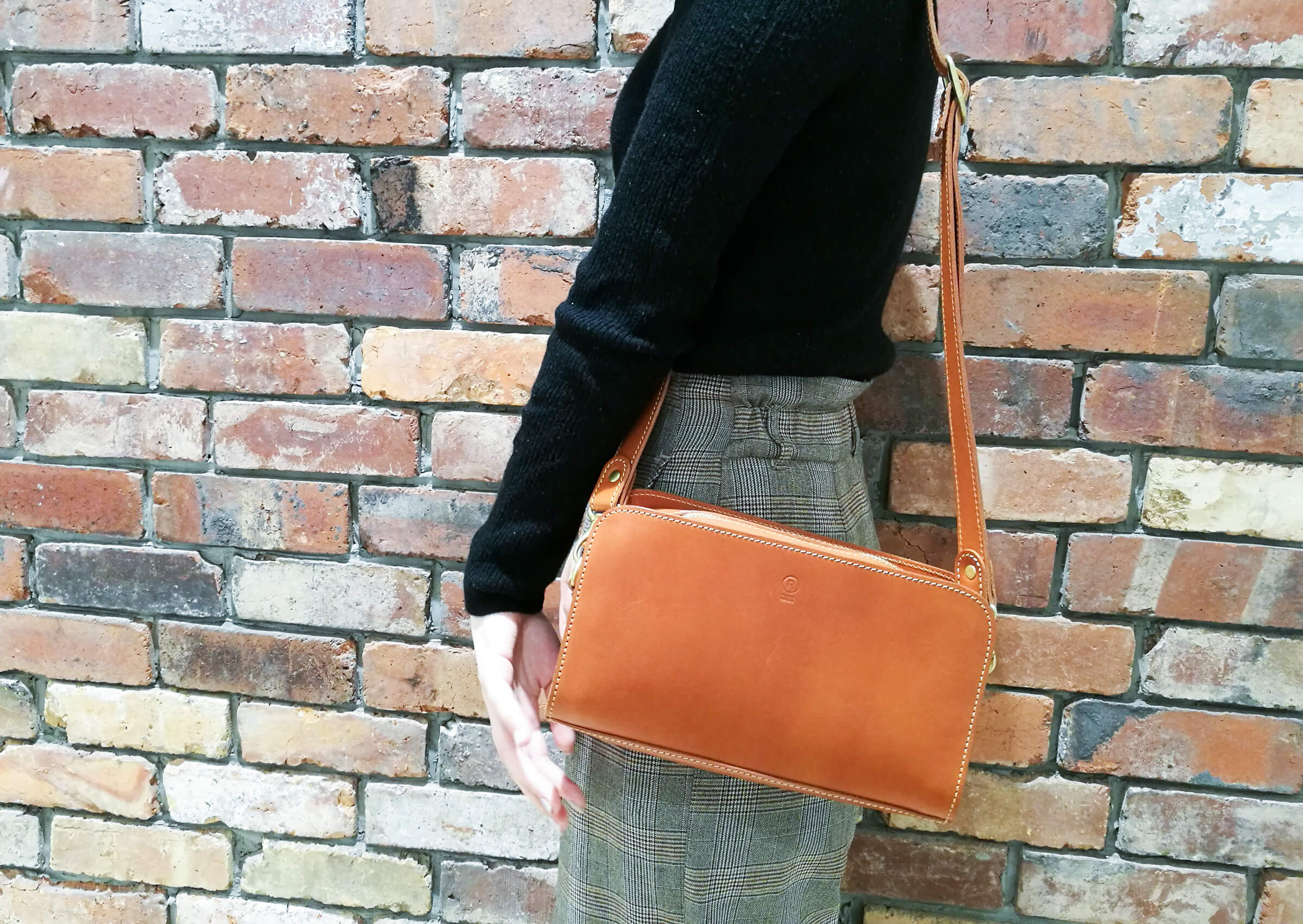 本革ショルダーバッグ