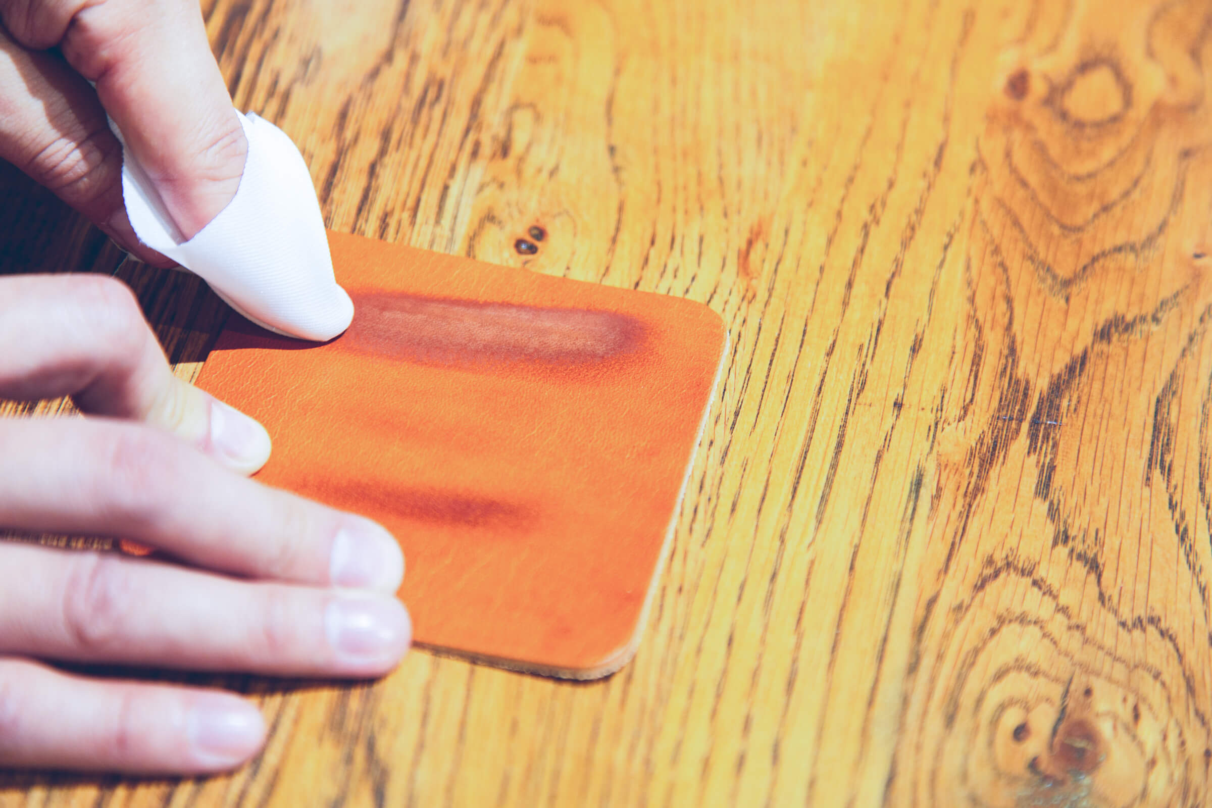 革の色落ち・色移りの原因と予防法