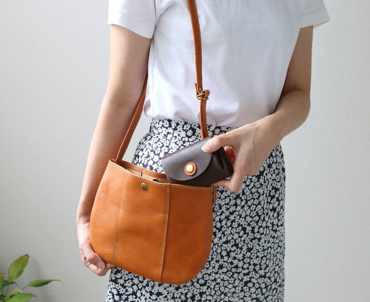 お札が折れないミニ財布