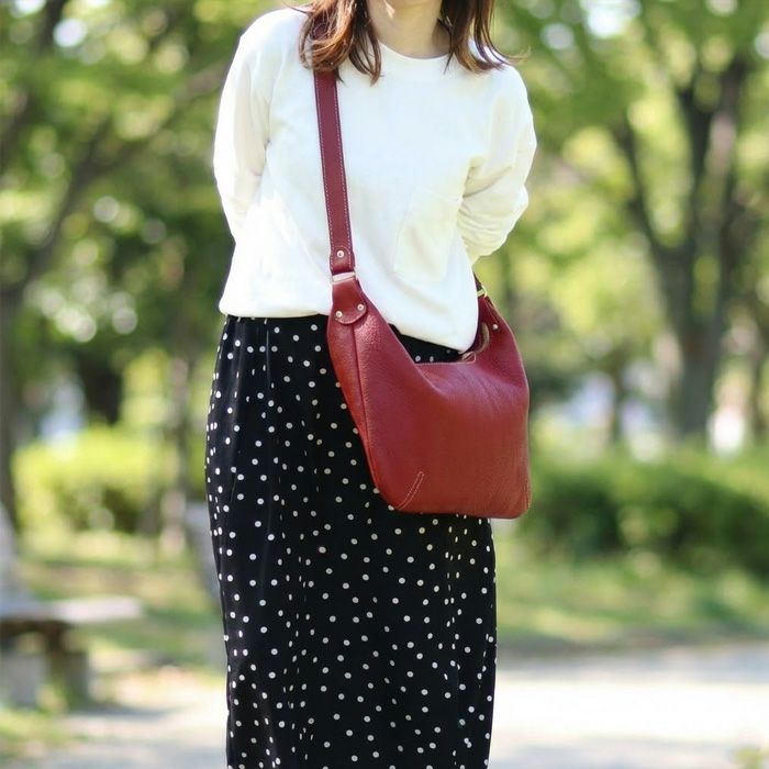 薄マチショルダーバッグM｜PORCO ROSSO