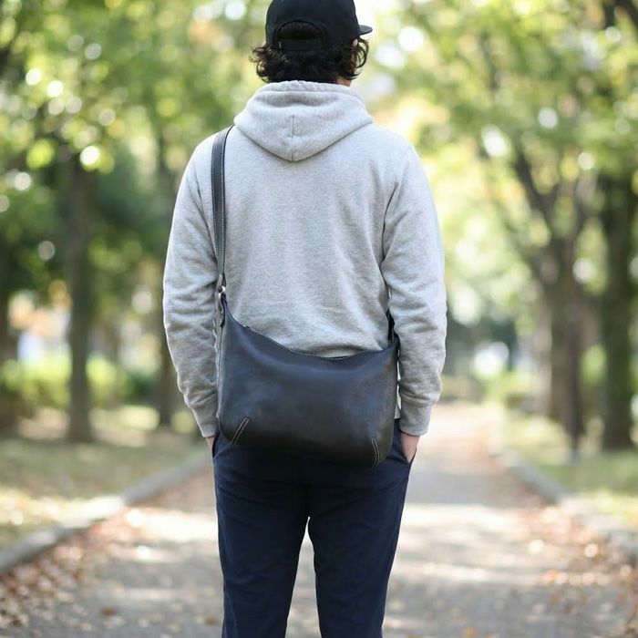 薄マチショルダーバッグM｜PORCO ROSSO