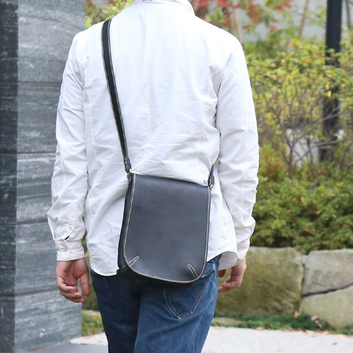 バーティカルカバーショルダーバッグ｜PORCO ROSSO