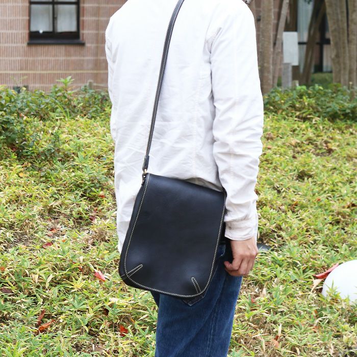 バーティカルカバーショルダーバッグ｜PORCO ROSSO