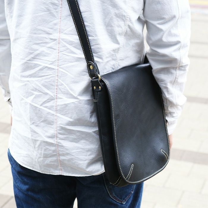 バーティカルカバーショルダーバッグ｜PORCO ROSSO