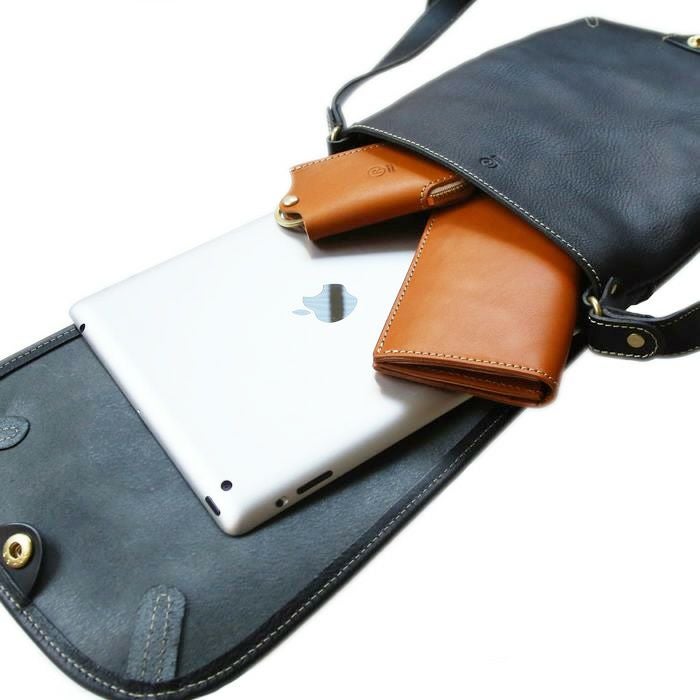 バーティカルカバーショルダーバッグ｜PORCO ROSSO