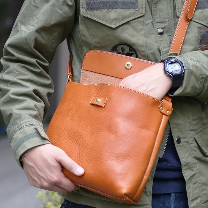 フラップスクエアショルダーバッグM｜PORCO ROSSO