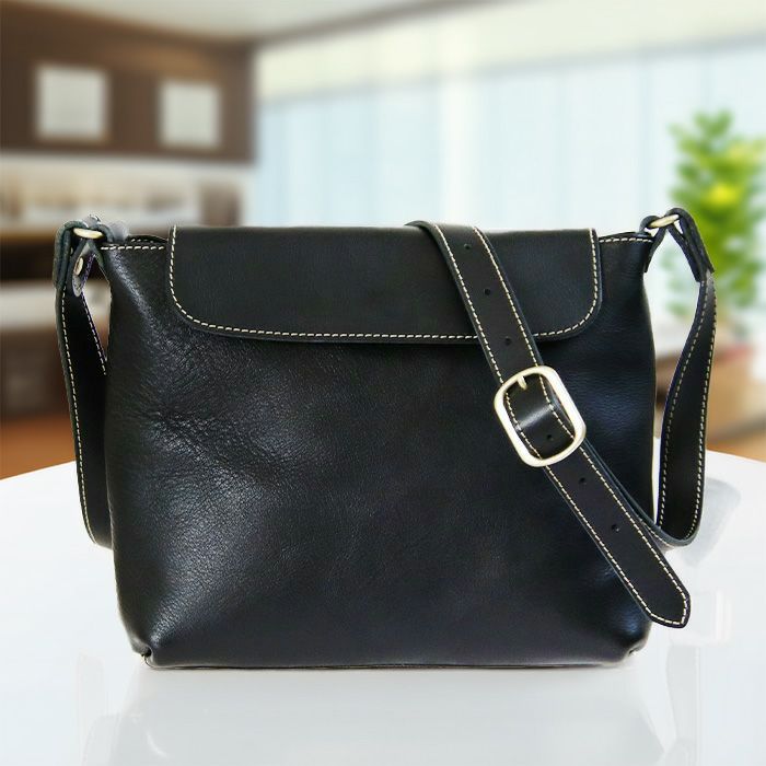 フラップスクエアショルダーバッグM｜PORCO ROSSO