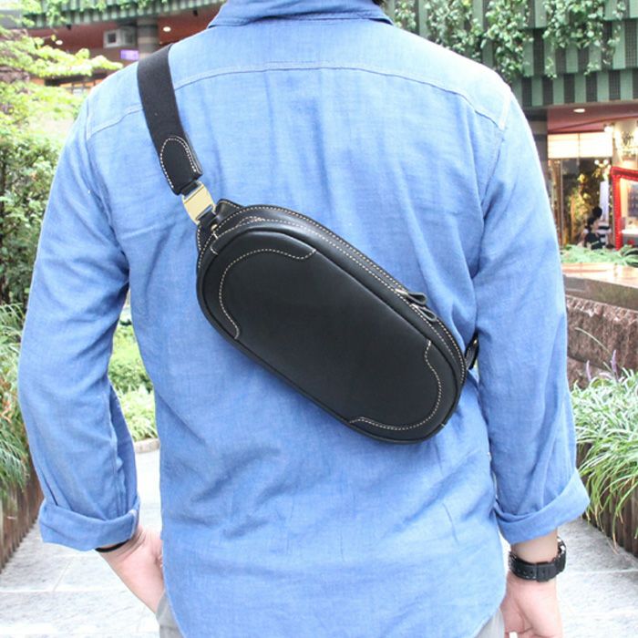 スクエアクロスボディバッグ｜PORCO ROSSO