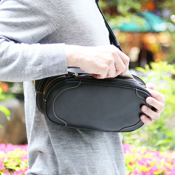 スクエアクロスボディバッグ｜PORCO ROSSO