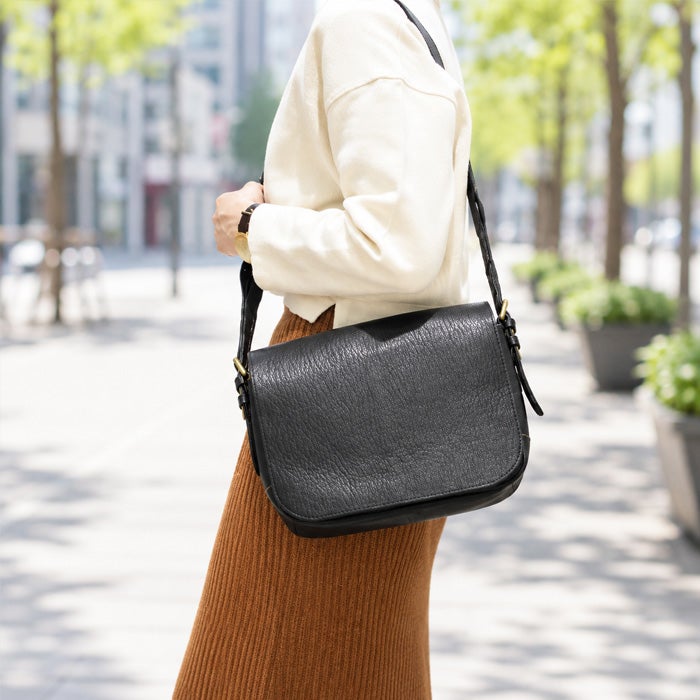 総かぶせショルダーバッグW