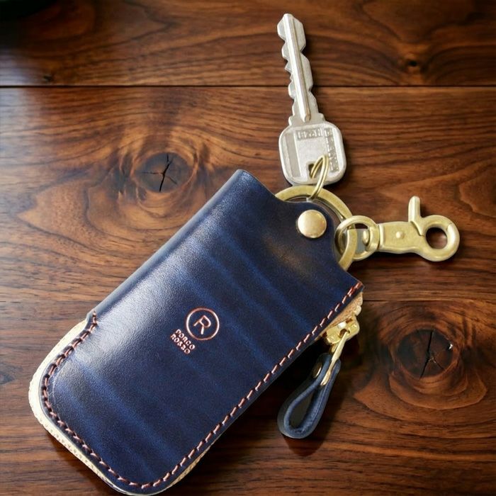 公式サイト・薬院本店限定/ルガトショルダー／レザーZIPキーケース