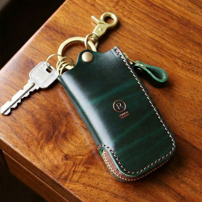 公式サイト・薬院本店限定/ルガトショルダー／レザーZIPキーケース