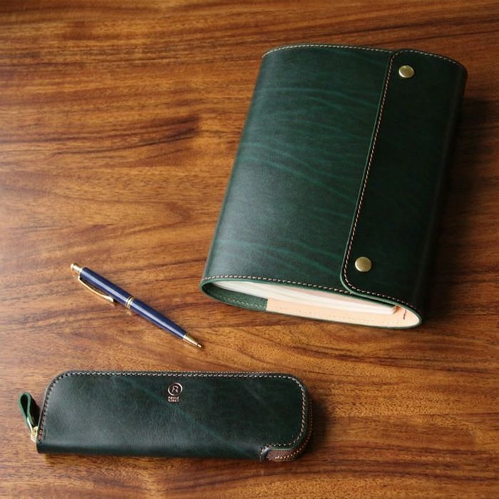 公式サイト・薬院本店限定/ルガトショルダー／トレーペンケース