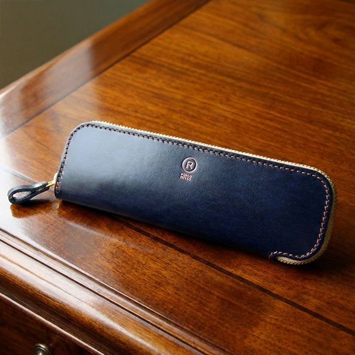 公式サイト・薬院本店限定/ルガトショルダー／トレーペンケース